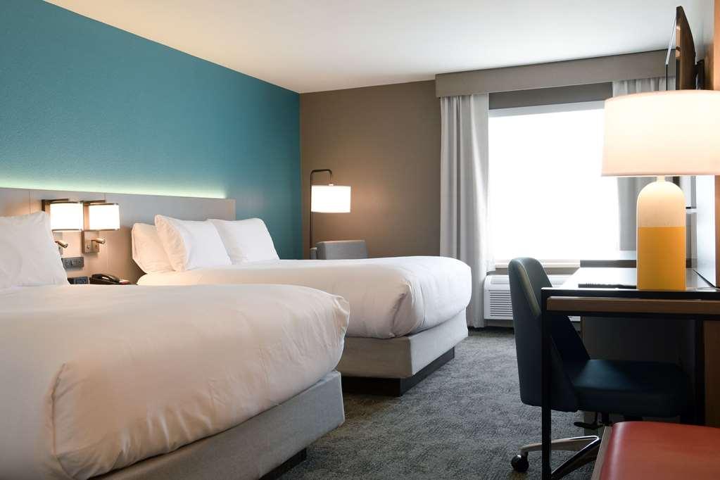 Comfort Inn & Suites Nw Milwaukee Germantown Номер фото